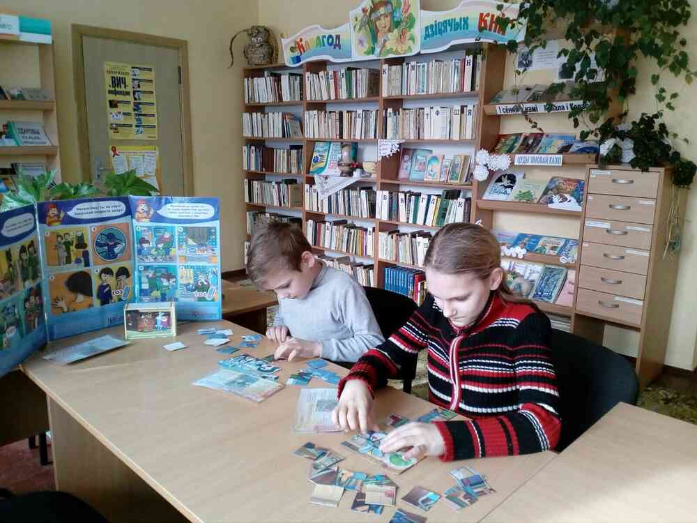 участники беседы с элементами игры в Веретеевской библиотеке.