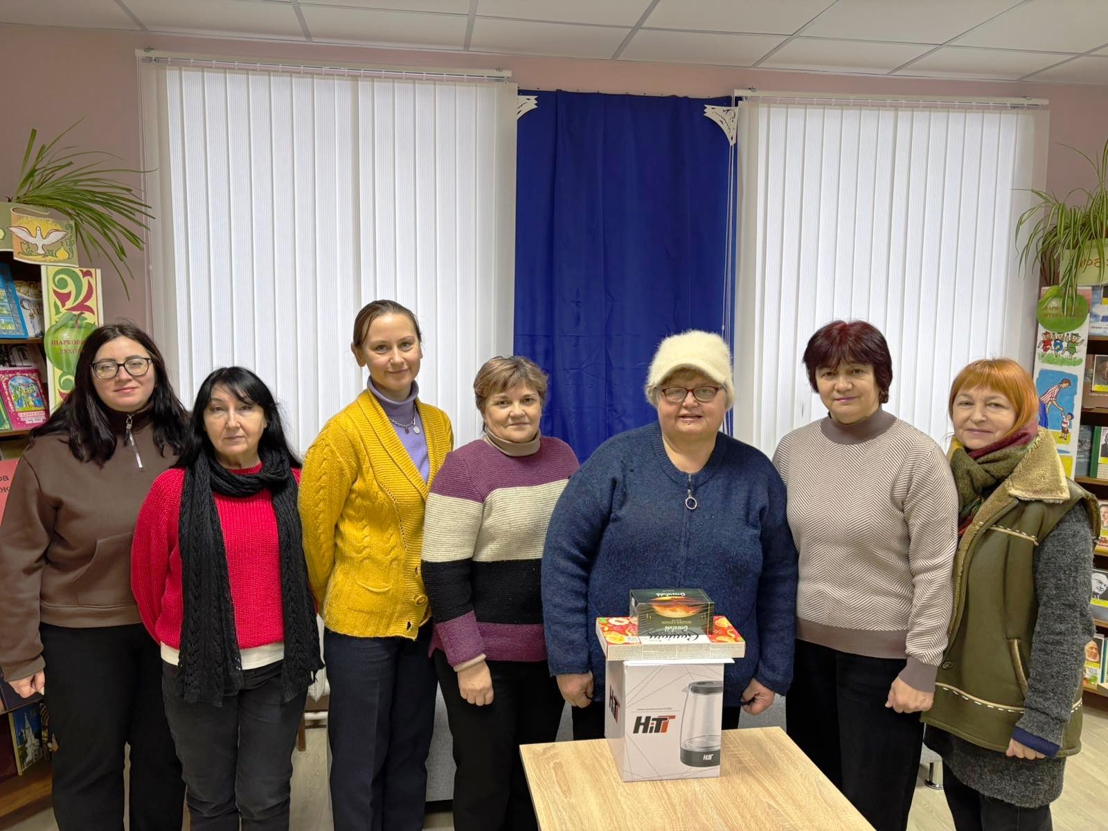 Е.А. Ананич с бывшими коллегами