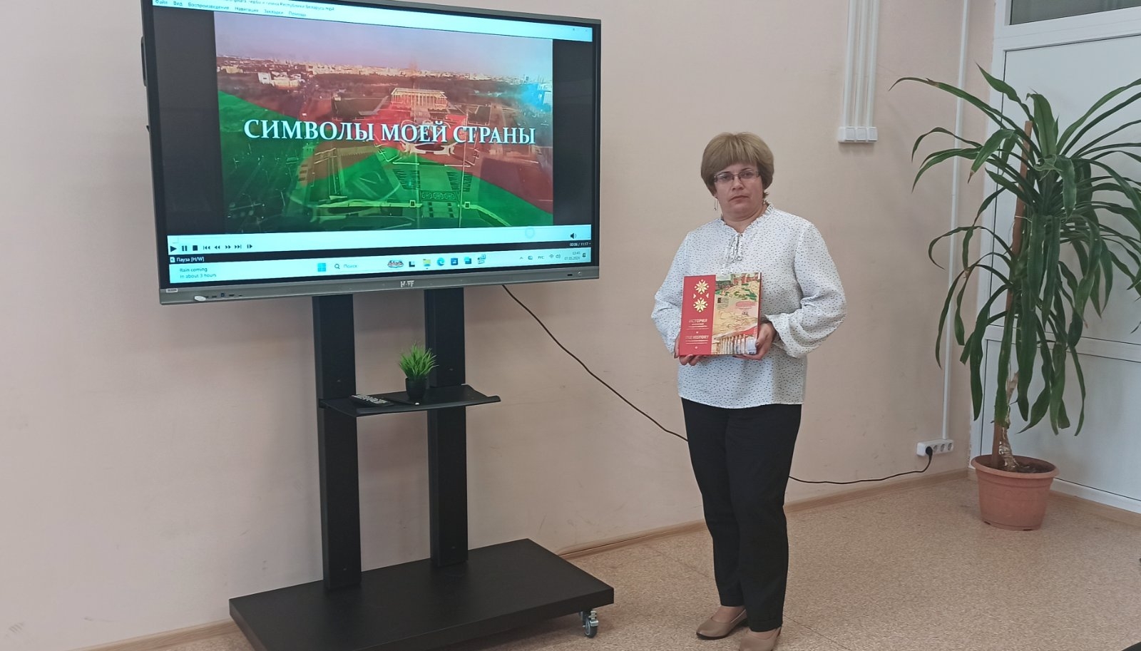 Наталья Сырцова во время проведения медиачаса